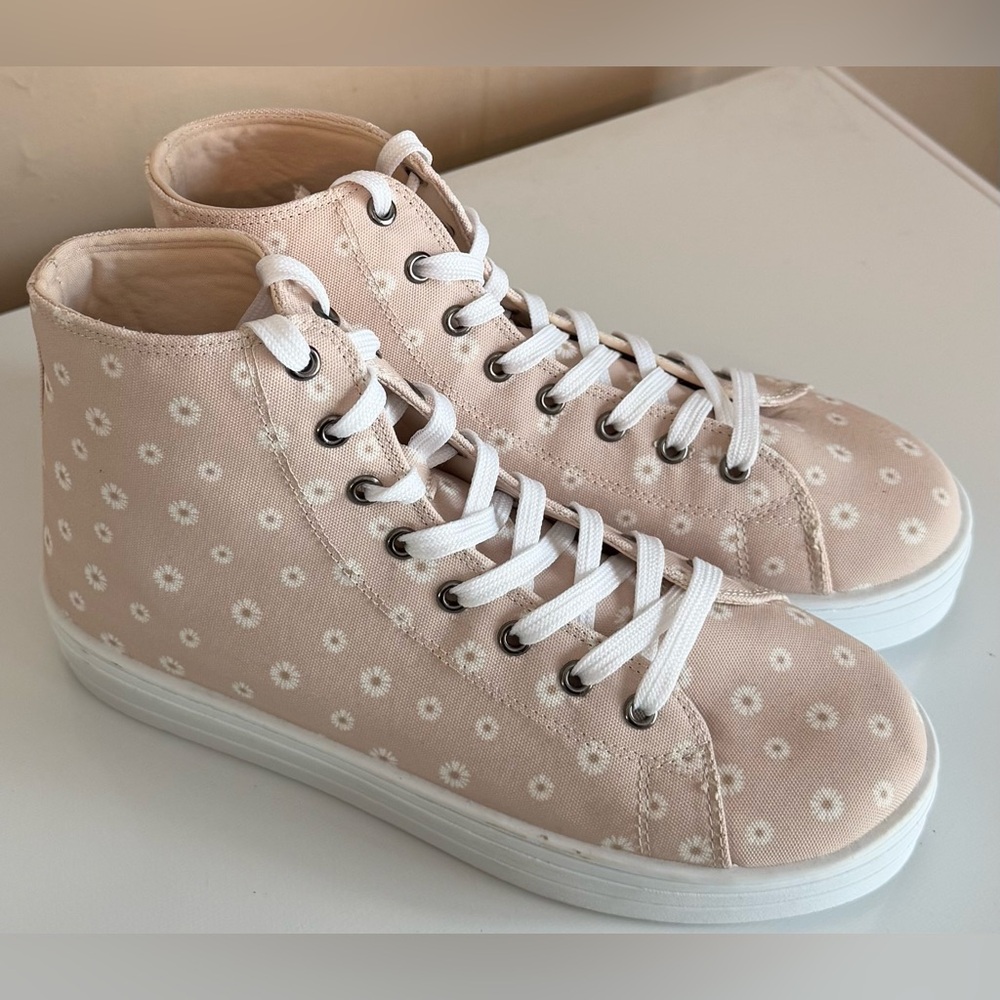 Falls Creek Women’s Size 10 Daisy Blush High-Top Sneakers